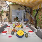 Дом отдыха Eden Housse Villa, Pool, 2 Min To Beaches *