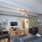 Eden Housse Villa, Pool, 2 Min To Beaches בית נופש