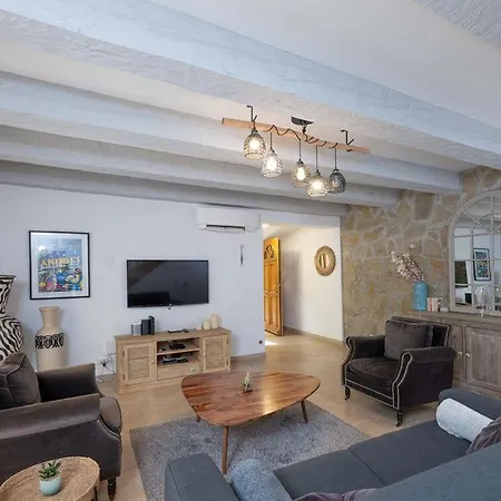 Eden Housse Villa, Pool, 2 Min To Beaches Tatil Evi