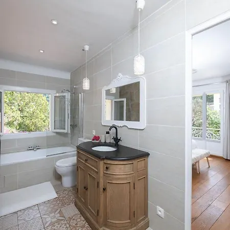 Eden Housse Villa, Pool, 2 Min To Beaches 度假居 *