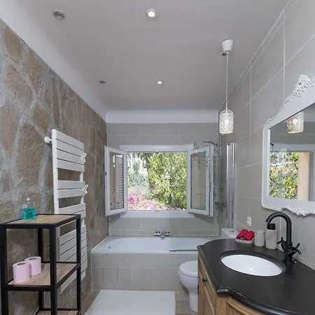 Eden Housse Villa, Pool, 2 Min To Beaches 度假居 昂蒂布