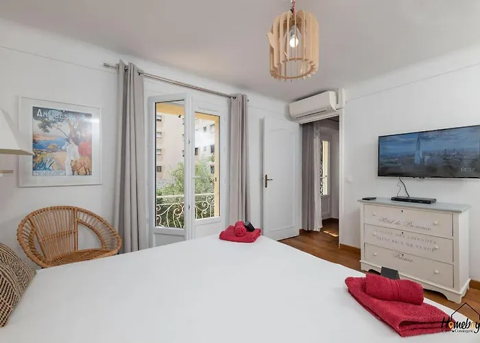 Dom wakacyjny Eden Housse Villa, Pool, 2 Min To Beaches
