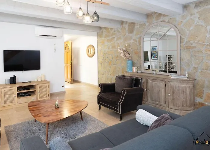 Dom wakacyjny Eden Housse Villa, Pool, 2 Min To Beaches *
